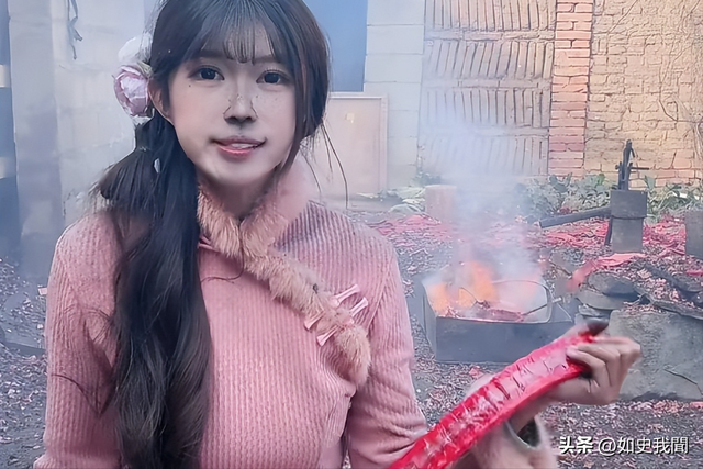 美女开直播放炮,衣服破洞、脸被崩得黢黑,网友:灾难中的天使