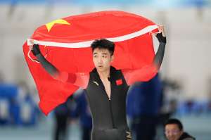 第三金！速度滑冰100米高亭宇摘金