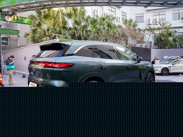 马力破千匹，车内双冰箱 唐L实拍图曝光