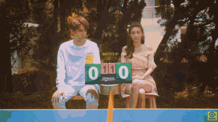 蝴蝶姐姐简恺乐沉寂5月后出MV,造型妩媚动人,要复出的节奏?