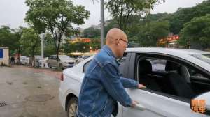 超纤汽车座套(车子织物座椅有必要包真皮吗？听过来人的实话，别等到夏天才后悔)