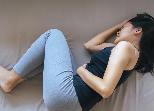 为什么女性私处会“痉挛”?医生:4种常见诱因需认清