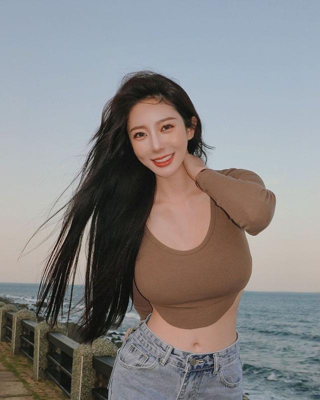 动人心魄!台湾省美女模特社媒美照柳眉如烟 香肌玉肤楚楚动人