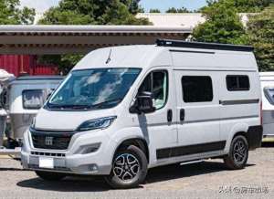 汽车床双人汽车床(菲亚特DUCATO房车，22T柴油发动机，54米长，内部两层大床)