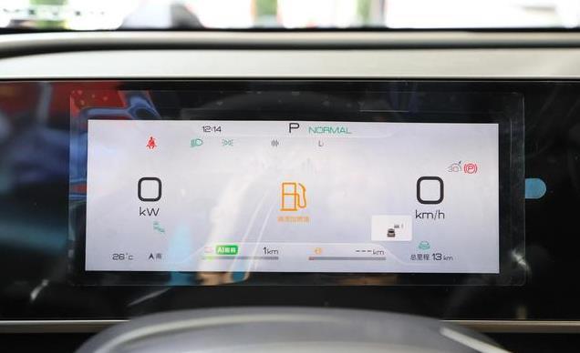 起步不到10万,油耗低至1.11L,满油跑2100km,月销39490台,真牛