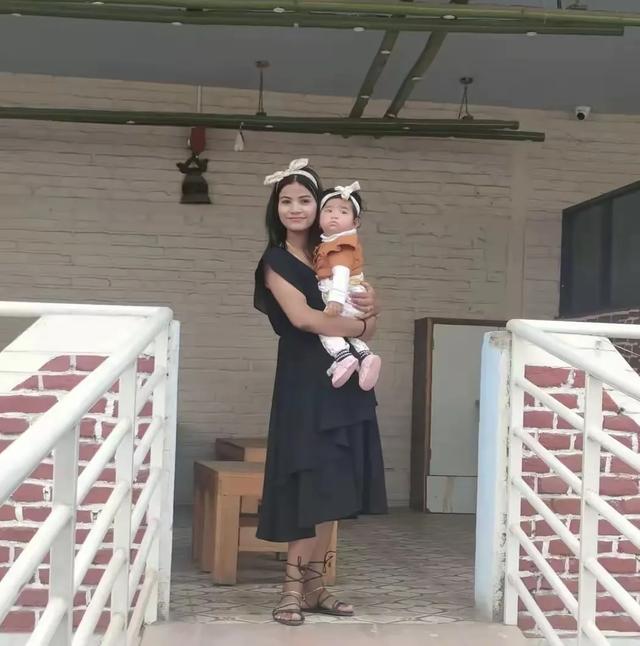 尼泊尔美女,为爱嫁到中国江西,结婚花18万卢比买黄金,为啥?