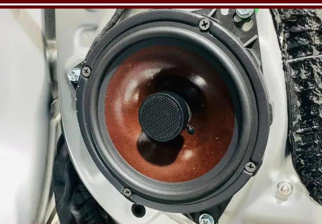 摇滚风味,拿捏“钢炮”大众ID.3