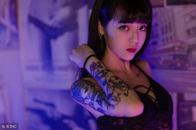 小说:在被总裁背叛后,美女当面去对峙,不料却被他欺负了