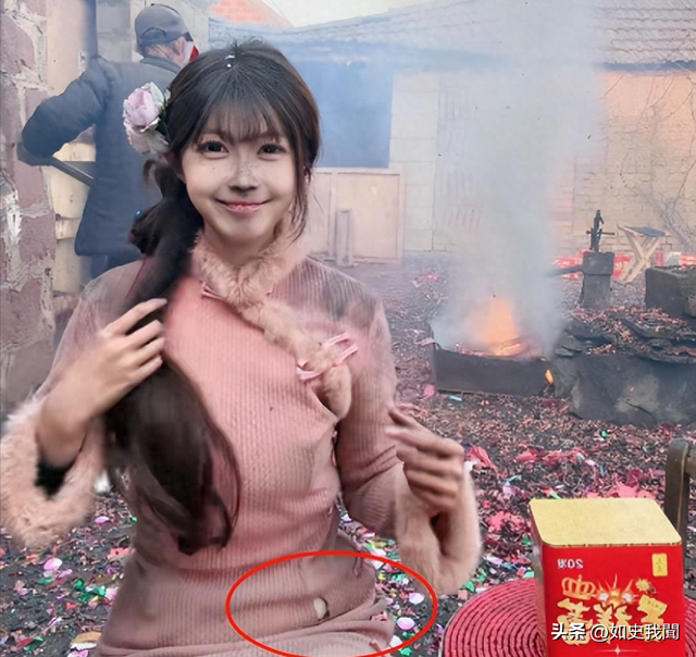 美女开直播放炮,衣服破洞、脸被崩得黢黑,网友:灾难中的天使