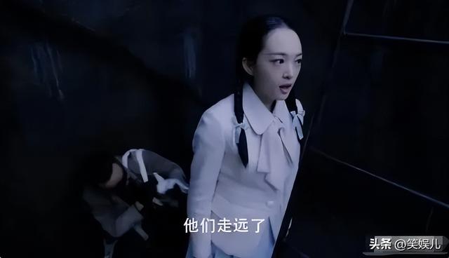 别把偶像剧的套路用在抗日剧上,抹发胶穿黑丝,你当观众傻子吗?