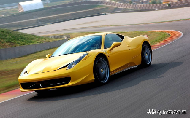 为什么汽车行驶会“发飘”?只说“车太轻”的人,根本就不懂车