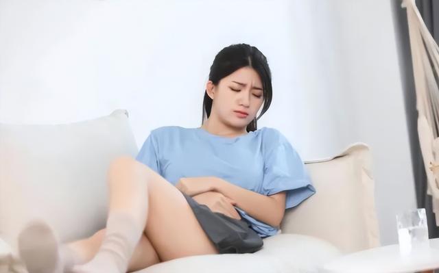为什么女性私处会“痉挛”?医生:4种常见诱因需认清
