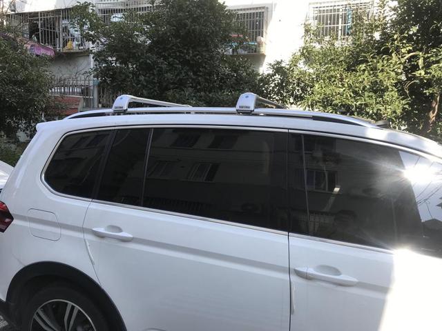 漂亮又实用,大众途安L加装行李架,就是油耗升高了