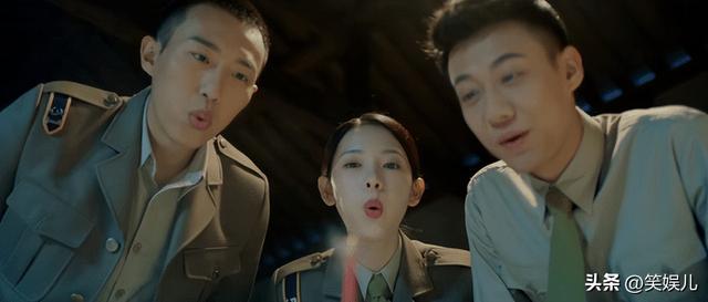 别把偶像剧的套路用在抗日剧上,抹发胶穿黑丝,你当观众傻子吗?