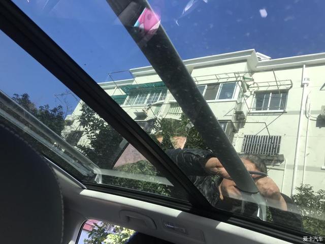 漂亮又实用,大众途安L加装行李架,就是油耗升高了