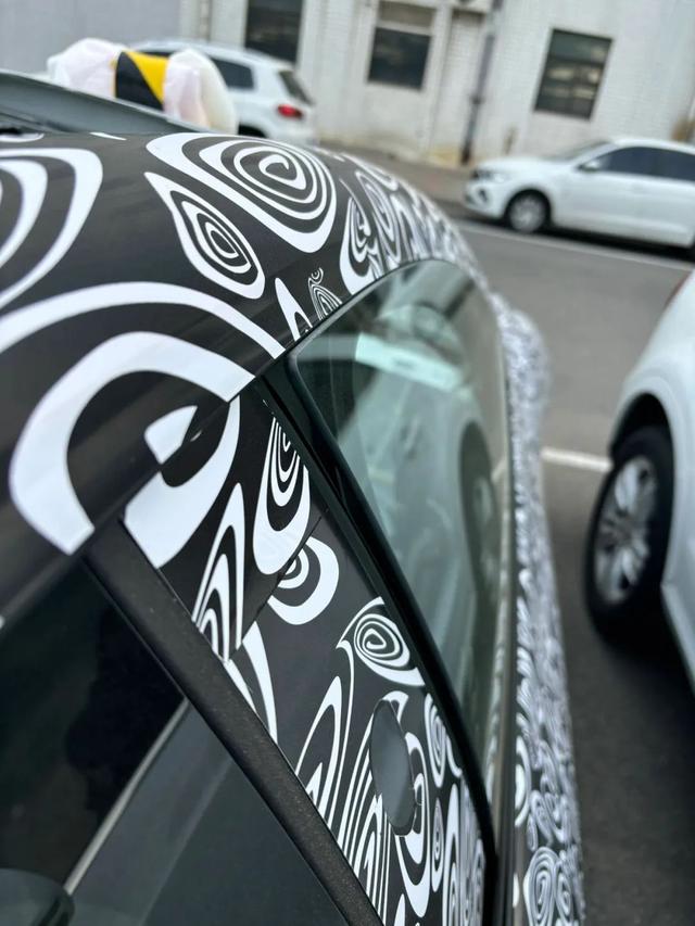 小米汽车白车身曝光!年轻人的第一台轿跑?