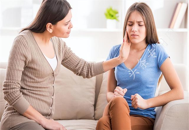 25岁女子相亲34岁男子,称女孩的胸小,女方直言:看你就是阳痿