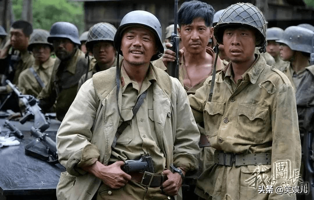 别把偶像剧的套路用在抗日剧上,抹发胶穿黑丝,你当观众傻子吗?