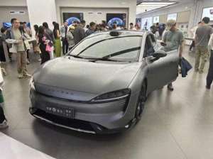 苍南汽车店(转型求生存传统豪车4S店变身)