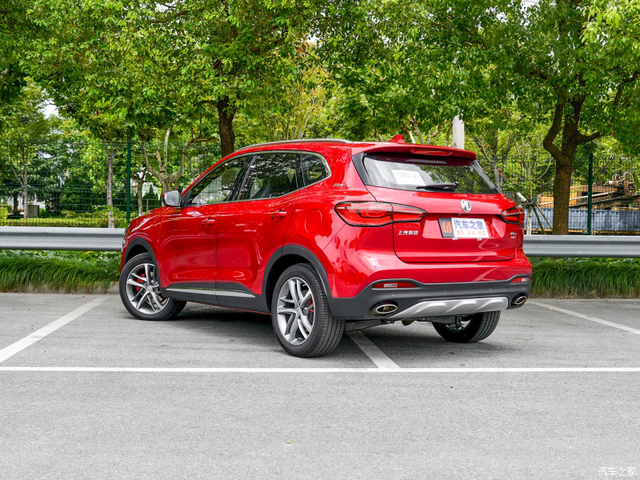 名爵HS:360度全景影像+自适应巡航,轴距超过2.7米,国产真香