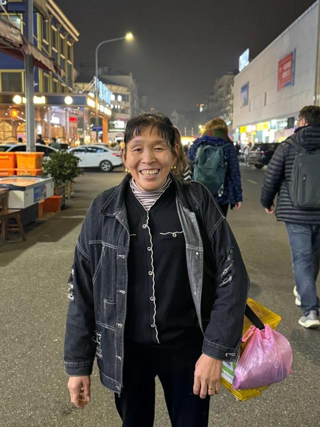 义乌大妈因这个本领火爆全网!上海曾是她的第一站……
