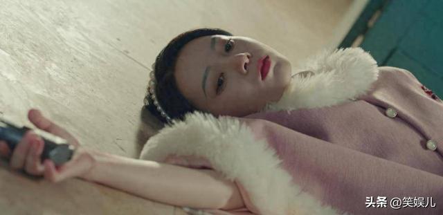 别把偶像剧的套路用在抗日剧上,抹发胶穿黑丝,你当观众傻子吗?