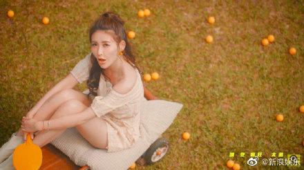 蝴蝶姐姐简恺乐沉寂5月后出MV,造型妩媚动人,要复出的节奏?