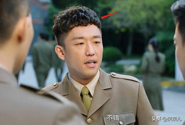 别把偶像剧的套路用在抗日剧上,抹发胶穿黑丝,你当观众傻子吗?