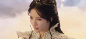 美女手弯了(为还原小舞柔骨锁真拼，高空中把身体弯曲360°，张予曦腰力太逆天)