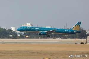 嘉林汽车站(越南“躺平”后迎五一黄金周，民众出游热情高，出行车票一票难求)