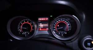 汽车的油在哪里(教你一招，汽车仪表盘如何看车子的油耗呢)