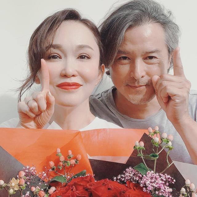 这3位女星把“老公熬成爹”!明明年纪相差不大,却看着像两代人