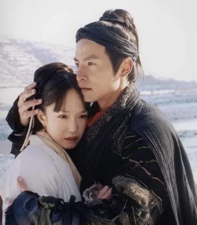 这3位女星把“老公熬成爹”!明明年纪相差不大,却看着像两代人