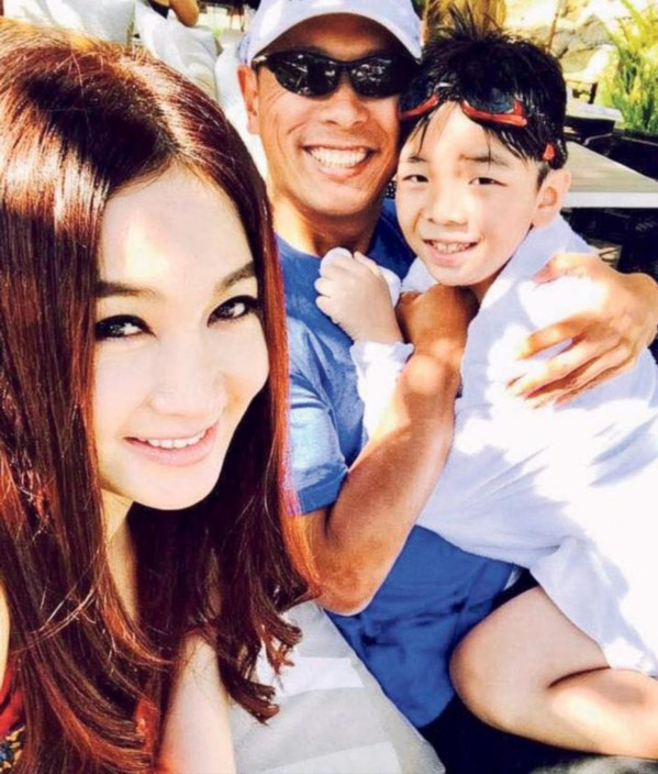 这3位女星把“老公熬成爹”!明明年纪相差不大,却看着像两代人