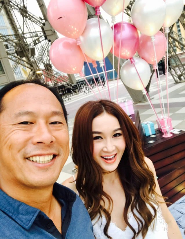 这3位女星把“老公熬成爹”!明明年纪相差不大,却看着像两代人