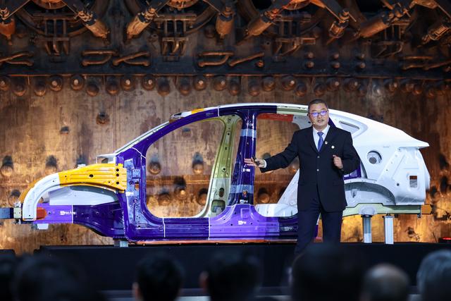 超轻型纯电动高安全白车身全球首发!宝钢为何坚持了10年?