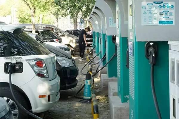 智能出行在一起，春风十里不如你