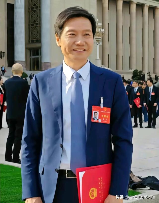 赚大了！千亿总裁雷军亲自为车主开车门，现场美女如云