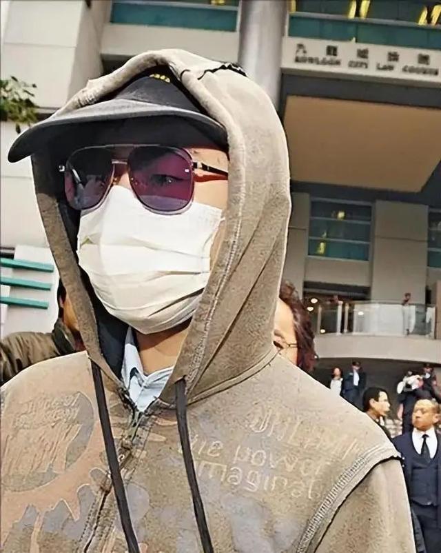 用1000张照片毁了张柏芝，让陈冠希退圈的那个维修员，下场如何