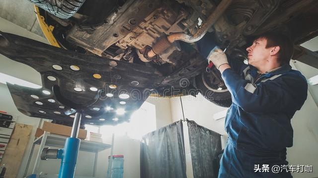 汽车加装下护板，是保护还是累赘？且听修车工怎么说！别选错啦