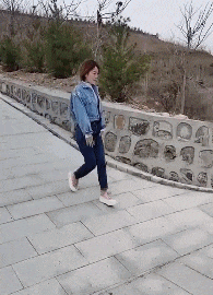 动图:姑娘,这样的厕所你也敢上?