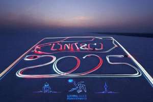 汽车松花江(领克燃情松花江，冰上光绘创吉尼斯纪录，领克06风采抢眼)