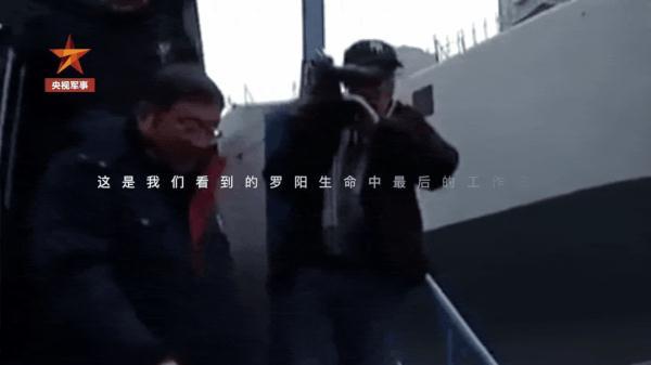 离开的第九年,他的桌上多了一封永远寄不到的信……