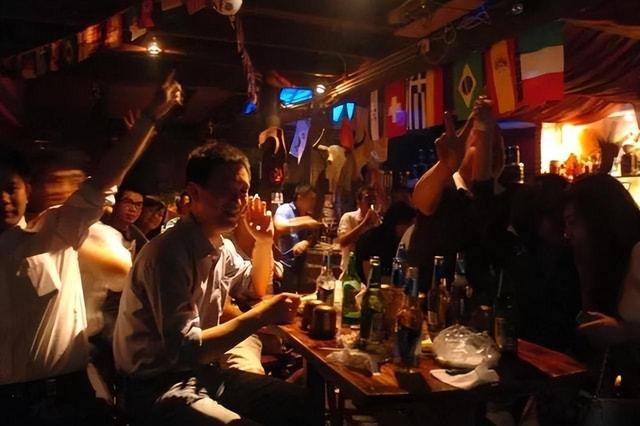 20年前,美女毒贩方晓红被执行注射死刑,临死前向狱警鞠躬忏悔