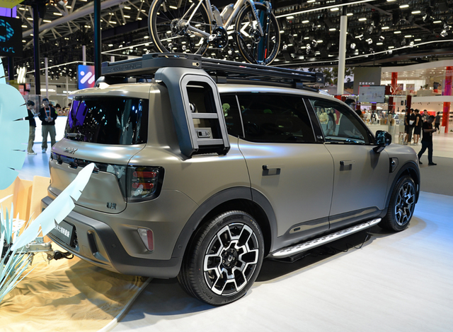 德系豪华纯电大5座PK,smart精灵#5对比宝马iX3,谁更值得推荐?