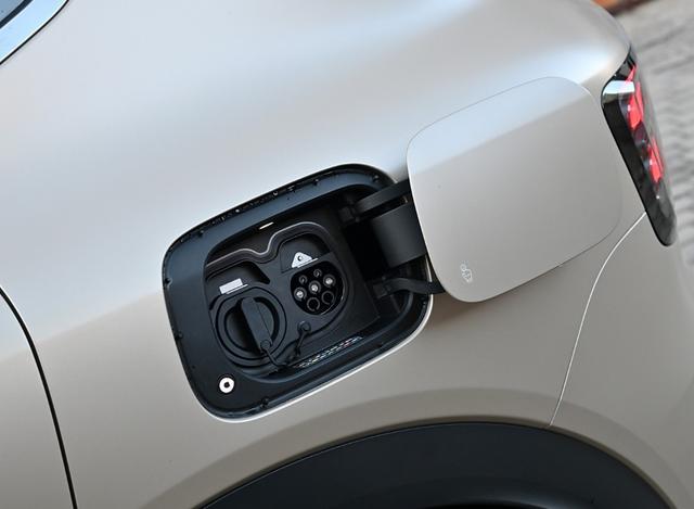 德系豪华纯电大5座PK,smart精灵#5对比宝马iX3,谁更值得推荐?