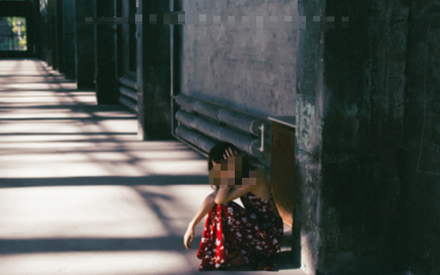 20年前,美女毒贩方晓红被执行注射死刑,临死前向狱警鞠躬忏悔