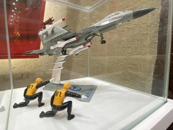 离开的第九年,他的桌上多了一封永远寄不到的信……