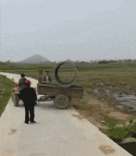 动图:姑娘,这样的厕所你也敢上?