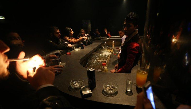 20年前,美女毒贩方晓红被执行注射死刑,临死前向狱警鞠躬忏悔